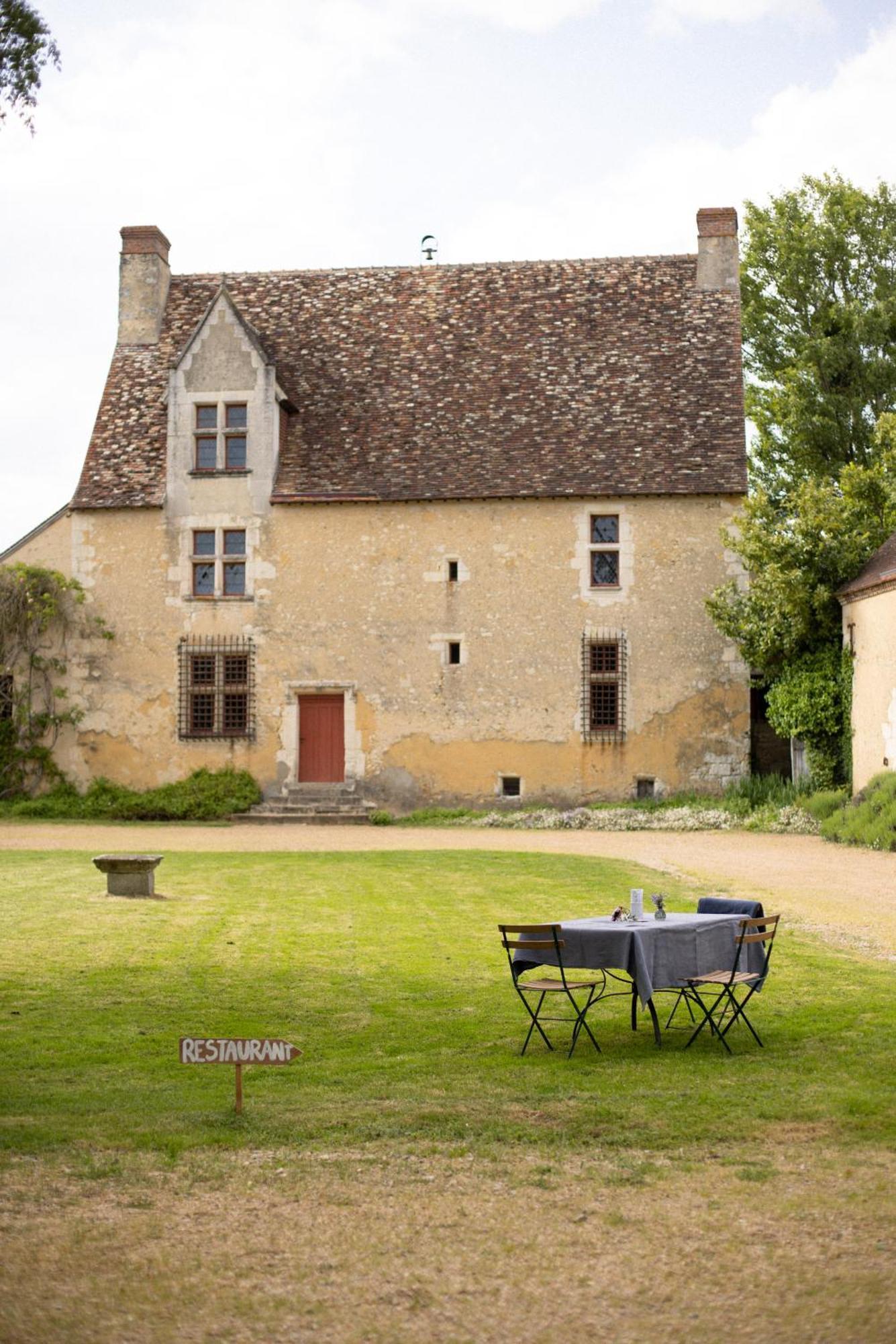 Le Manoir Du Plessis Hotel Dance  Exterior photo